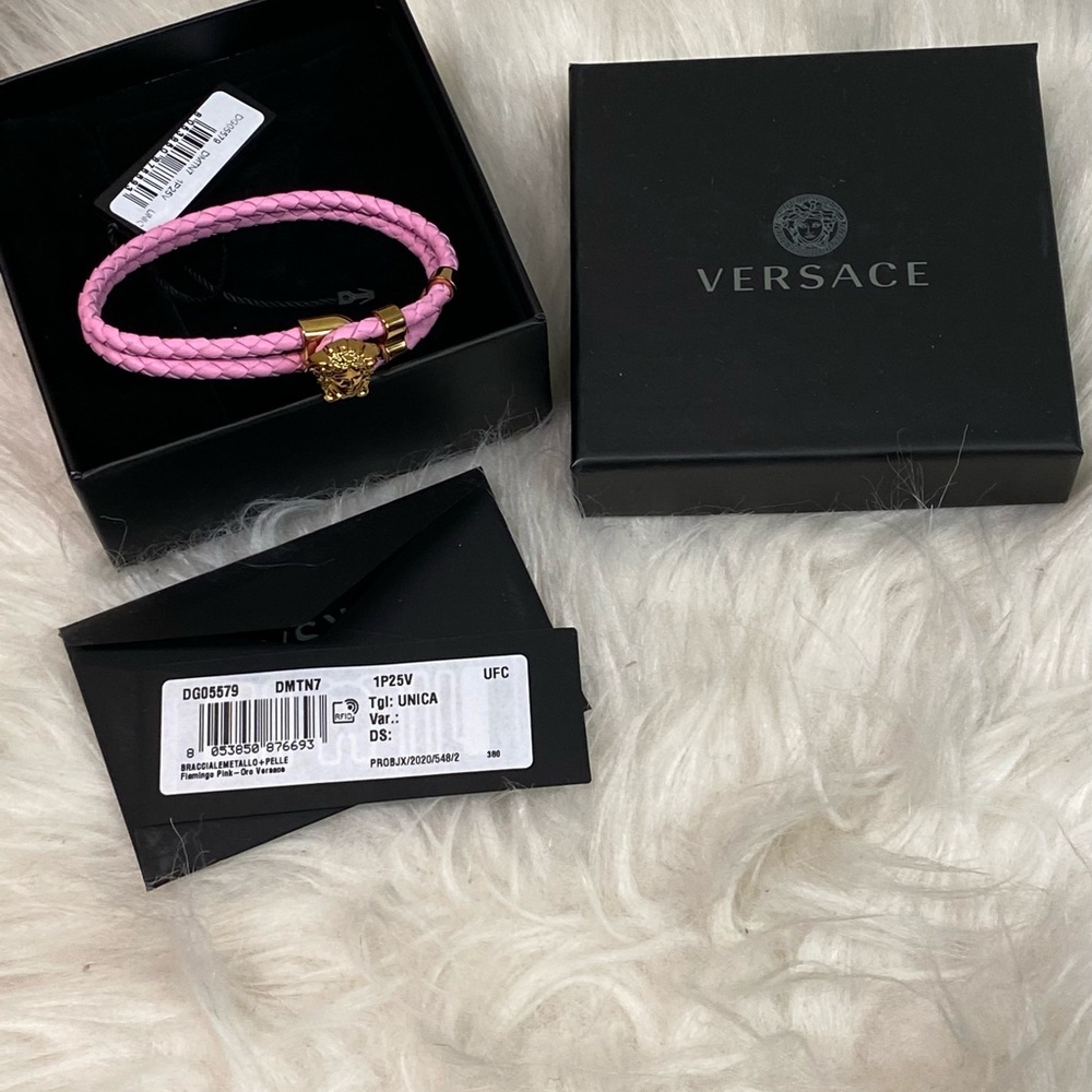NEW💕Versace Medusa Leather Bracelet 💕 - Picture 5 of 7